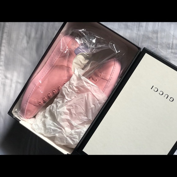 GUCCI
Pink Interlocking G New Ace Sneakers - Picture 4 of 9